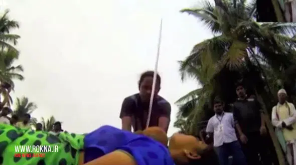 نمایش باورنکردنی این مرد همسرش را تا یک قدمی مرگ می برد+فیلم