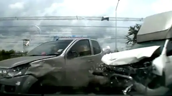 تصادف هولناک در بزرگراه بلغارستان + فیلم