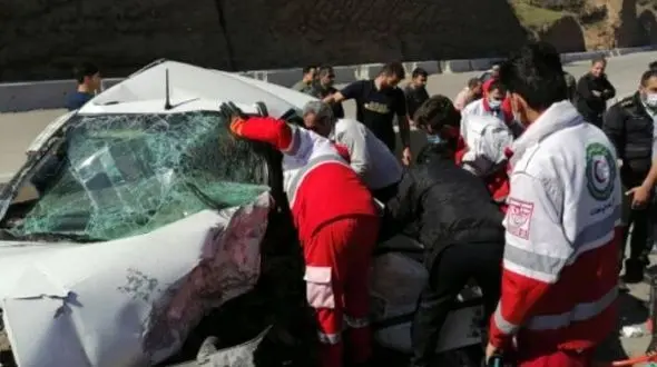 سقوط مرگبار خودرو به دره جاده کندوان 2 کشته و یک مصدوم بر جای گذاشت
