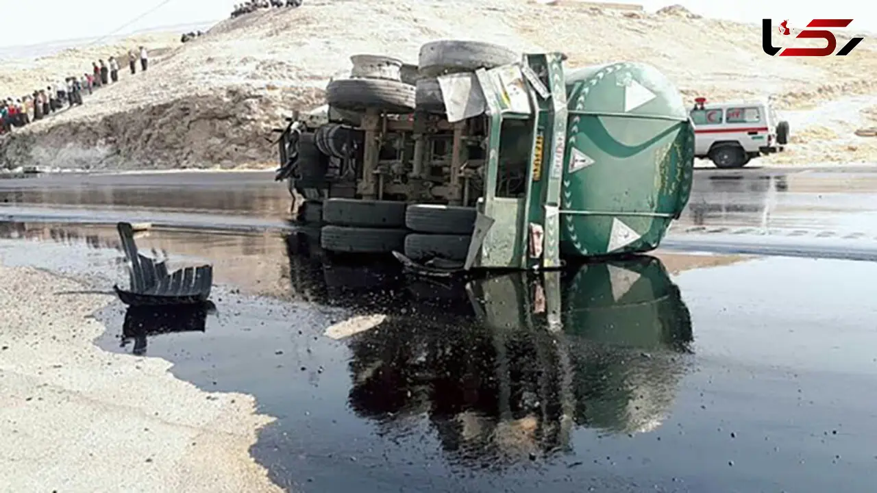 حادثه ای هولناک در جنوب تهران / واژگونی تریلی با 2 مصدوم