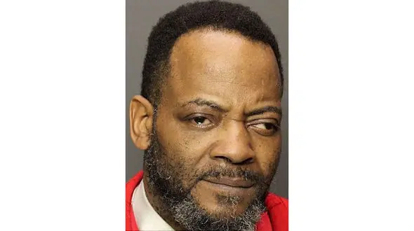 صحنه های تکان دهنده از ضرب وشتم یک کشیش+ تصاویر و فیلم 