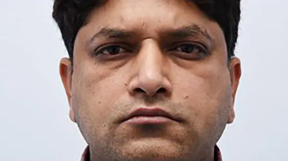 یک تاجر به خاطر حمل بمب در فرودگاه منچستر دستگیر شد