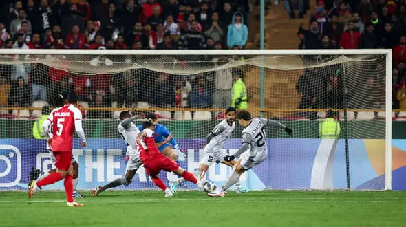 پرسپولیس 1 -2 الدحیل/ موقعیت هایی که هدر رفت، پنالتی ای که به تیر خورد/ شب کابوس وار سرخ ها در آزادی + فیلم گلها