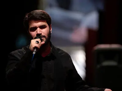 «ای عصر عاشورا سلام»؛ مرثیه ای سوزناک برای غروب خونین کربلا با نوای میثم مطیعی