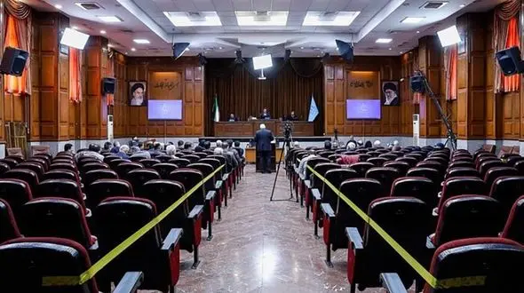 جزئیات محکومیت متهمان پرونده گروه رستمی صفا اعلام شد/ گروه رستمی صفا میلیون ها  یورو ، ین  ودلار از 5 بانک ریافت کردند 