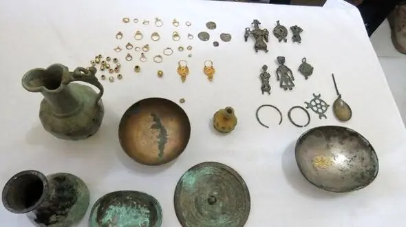 کشف ۳۵۰ قطعه شی تاریخی در لرستان