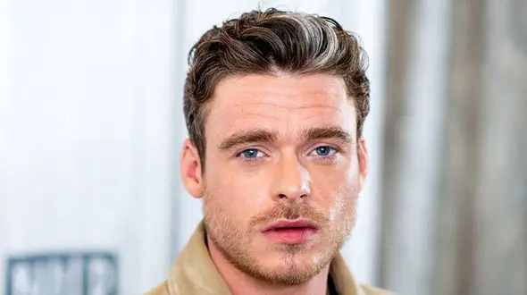 بازیگر ستاره بادیگارد یک سیاستمدار زن شد + عکس 