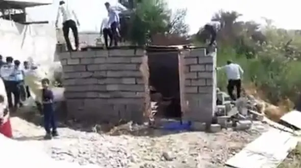 بولدوزرهایی که خانه های ‌لاکچری‌ را تخریب نمی کنند