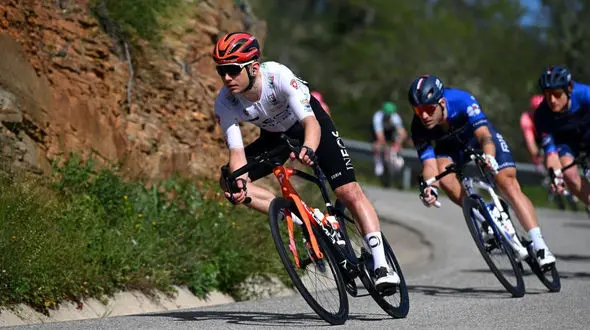 زمین خوردن دوچرخه‌سوار ایران در کاپ جهانی + فیلم 