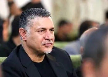 علی دایی: یه روز سوار تاکسی زرد شدم ...راننده اش منو نشناخت و شروع کرد به بد و بیراه گفتن از علی دایی ؛ وقتی داشتم از ماشین پیاده میشدم یهو...