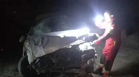 انحراف و واژگونی خودروی سمند با ۵ مصدوم در دامغان