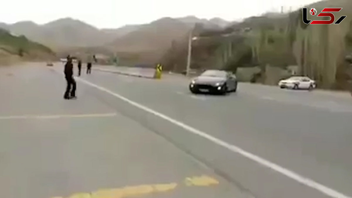 حرکت نمایشی با مازراتی به درخواست افسر پلیس ایرانی ! /ماموران جاده را بستند تا نمایش ببینند! + فیلم دیدنی