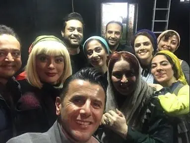 سلفی امین حیایی با خانم‌های بازیگر +عکس 
