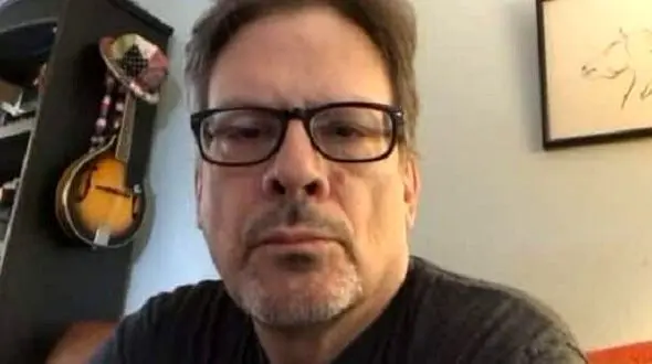 اگر ترامپ در انتخابات پیروز شود از آمریکا می‌روم!