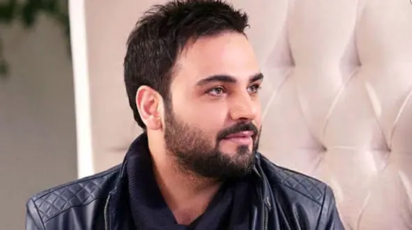 اولین باری که احسان علیخانی در برنامه زنده تلویزیونی شرکت کرد + فیلم 