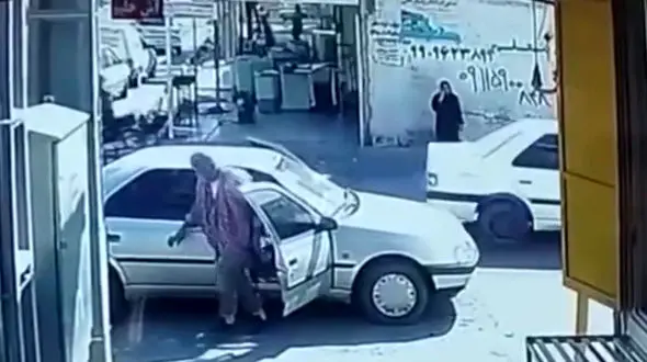 فیلم لحظه سرقت مسلحانه از طلافروشی در خیابان معلم رودان هرمزگان