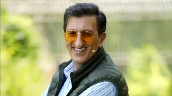 اولین عکس  همسر زیبای یوسف صیادی ! / عکس مخفی در مرکز خرید !