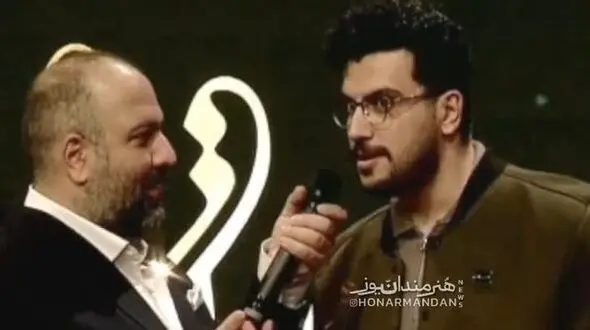 فیلم / امیرحسین قیاسی در جشن حافظ: وای جایزه گرفتم  گفتن با علی اوجی باشی حله همه چی