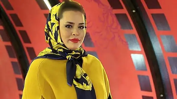 ملیکا شریفی نیا، دختر آزیتا حاجیان، مهری سریال کیمیا از جدایی پدر و مادرش می گوید: نمی‌خواستم مجبورشان کنم+ویدیو