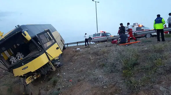 انحراف اتوبوس از مسیر در محور باغین سانحه آفرید