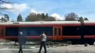 تصادف وحشتناک قطار با تریلی در نروژ + فیلم لجظه حادثه
