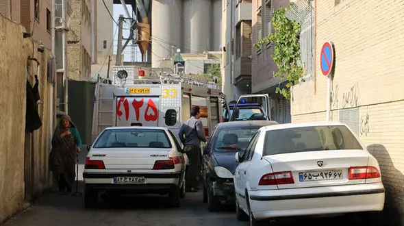 اطفای آتش‌سوزی ساختمان چهار طبقه در اصفهان