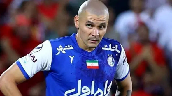 فیلم حمله شوکه کننده هواداران استقلال به خودروی رافائل سیلوا!