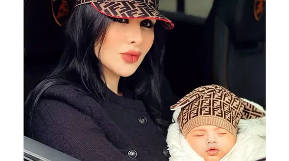 عکس تن نمایی بی شرمانه دنیاجهانبخت برای یک مشت دلار ! / بی حیایی بعد از خالی شدن جیب هایش !