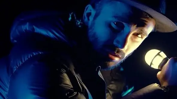 فیلم آواز عاشقانه /  مهراد جم با دلی پر برای تیکه به دنیا برای پسرش خوند اشکاش سرازیر