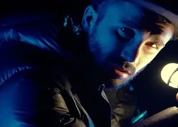 فیلم آواز عاشقانه /  مهراد جم با دلی پر برای تیکه به دنیا برای پسرش خوند اشکاش سرازیر