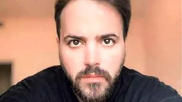 دانلود آهنگ باشکوه علی عبدالمالکی به نام شده ای دلبر و دلدار / پدر عشق بسوزد...