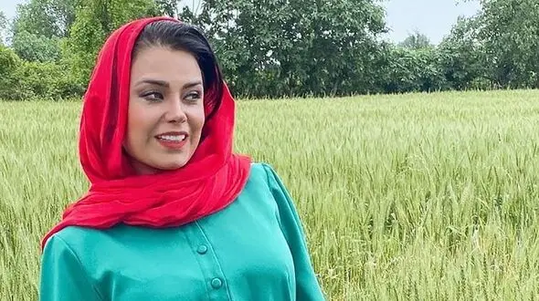 عکس نامتعارف از صبا راد که باید سانسور شود / خانم مجری معروف در لیست بلاگرهای آن ور آبی!