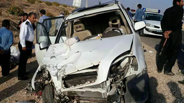 برخورد مرگبار ام وی ام با تیربرق در 25 کیلومتری محور فسا به استهبان + عکس 