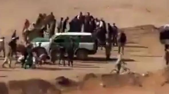 لحظه وحشتناک تصادف مرگبار اسب‌ها  مسابقه سوارکاری با ماشین + فیلم