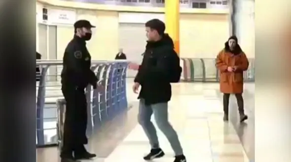 بهترین روش برای ماسک زدن شهروندان قانون شکن! + فیلم
