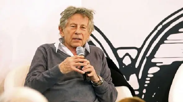 پیردختر 52 ساله شکایتش را از کارگردان شیطان صفت پس گرفت+عکس