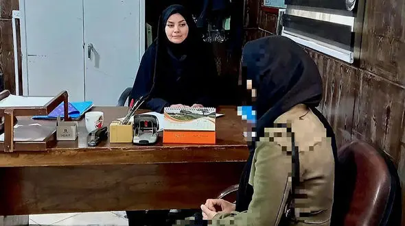 بدترین کاری که یک دختر در حق مادرش کرد! / فقط 16 سالمه  دوست پسرم مرا چیز خور کرده بود + نظر کارشناس 