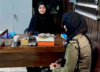 بدترین کاری که یک دختر در حق مادرش کرد! / فقط 16 سالمه  دوست پسرم مرا چیز خور کرده بود + نظر کارشناس 