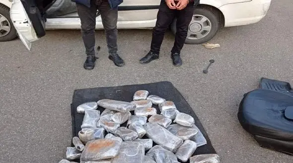 کنترل نامحسوس پلیس رودسر جواب داد/ 73 کیلو تریاک از خودرو رانا بیرون کشیدند!