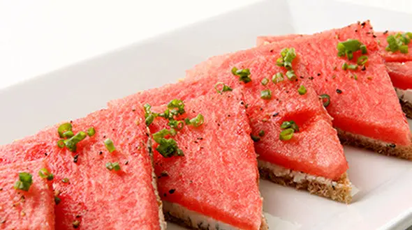 ساندویچ متفاوت شب یلدا / ساندویچ هندوانه خورده اید؟ 