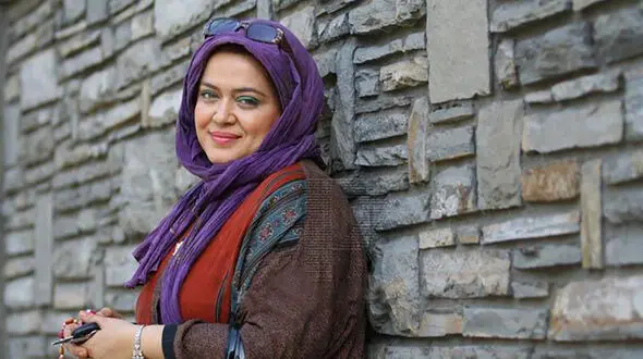 جنجال لباس عجیب و خنده دار  بهاره رهنما ! / خانم بازیگر بنفش شد