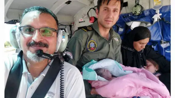 بالگرد اورژانس محل تولد نوزاد در دل آسمان شد