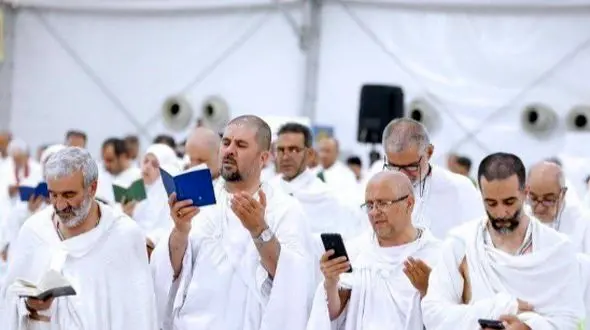 هرجای ایران که هستید، آنلاین در مراسم عرفه شرکت کنید!