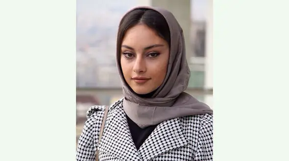 ترلان پروانه ازدواجش را لو داد / داماد کیست کسی نمی داند ! + سند