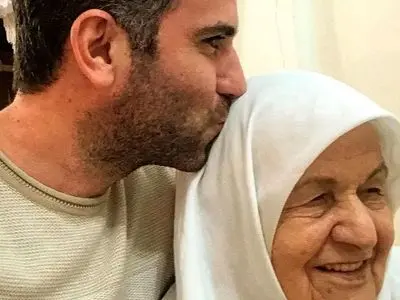 عکس/ نگاهی به خونه ایرانی پسند حبیب «لیسانسه ها» در کنار مادربزرگ زیبا و بااصالتشان/با چیدمان سنتی و آنتیک و پر از حس خوب