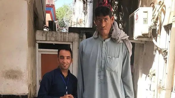جوانی با بیش از 2 متر قد که نام رکورد «گینس» را تاکنون نشنیده است +عکس 