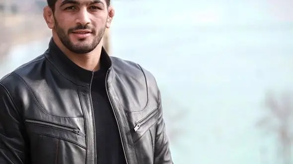 حسن یزدانی در کنارخواننده معروف+عکس