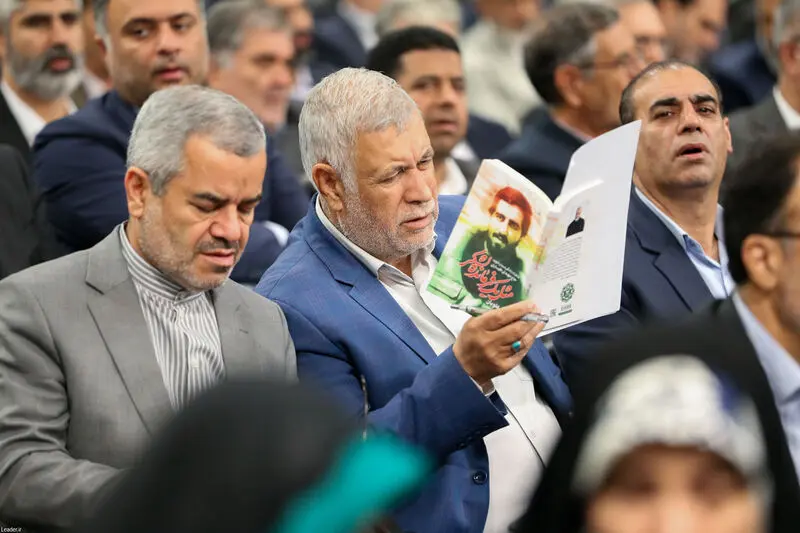 دیدار نمایندگان مجلس شورای اسلامی  با رهبر انقلاب حضرت آیت الله خامنه ای -چهارشنبه ۲۱ خرداد ۱۴۰۴