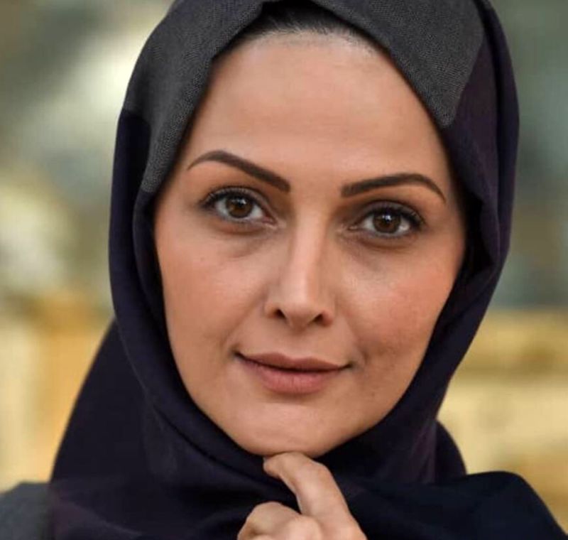 نیوشا مامنی