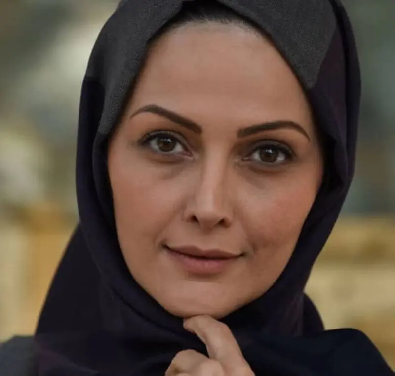 نیوشا مامنی